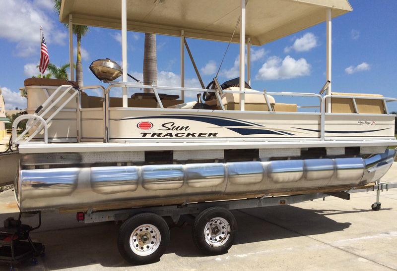 Pictures: Aluminum Pontoon Boat - Before & After